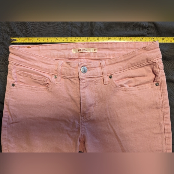 Levi's 711 Skinny Jeans in Pastel Pink - Picture 6 of 7